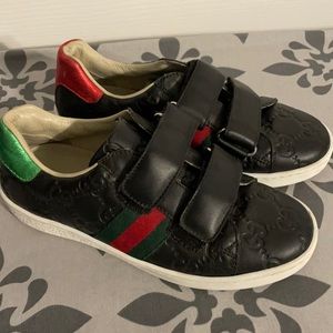 Gucci kids tennis shoes size 30